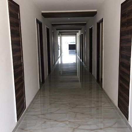 Townhouse Oak 46940 Hotel Vrindavan Sultanpur  Ngoại thất bức ảnh