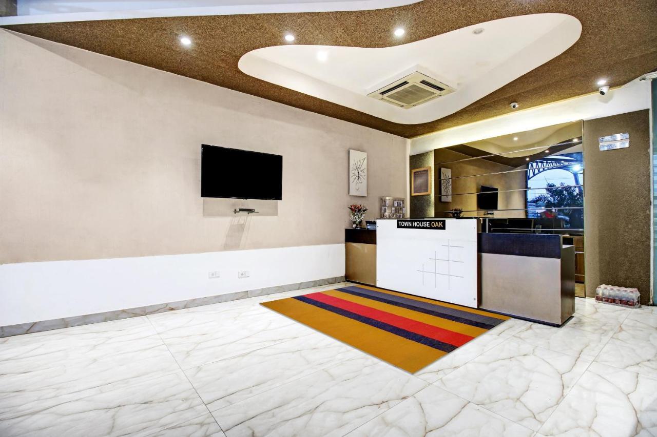 Townhouse Oak 46940 Hotel Vrindavan Sultanpur  Ngoại thất bức ảnh