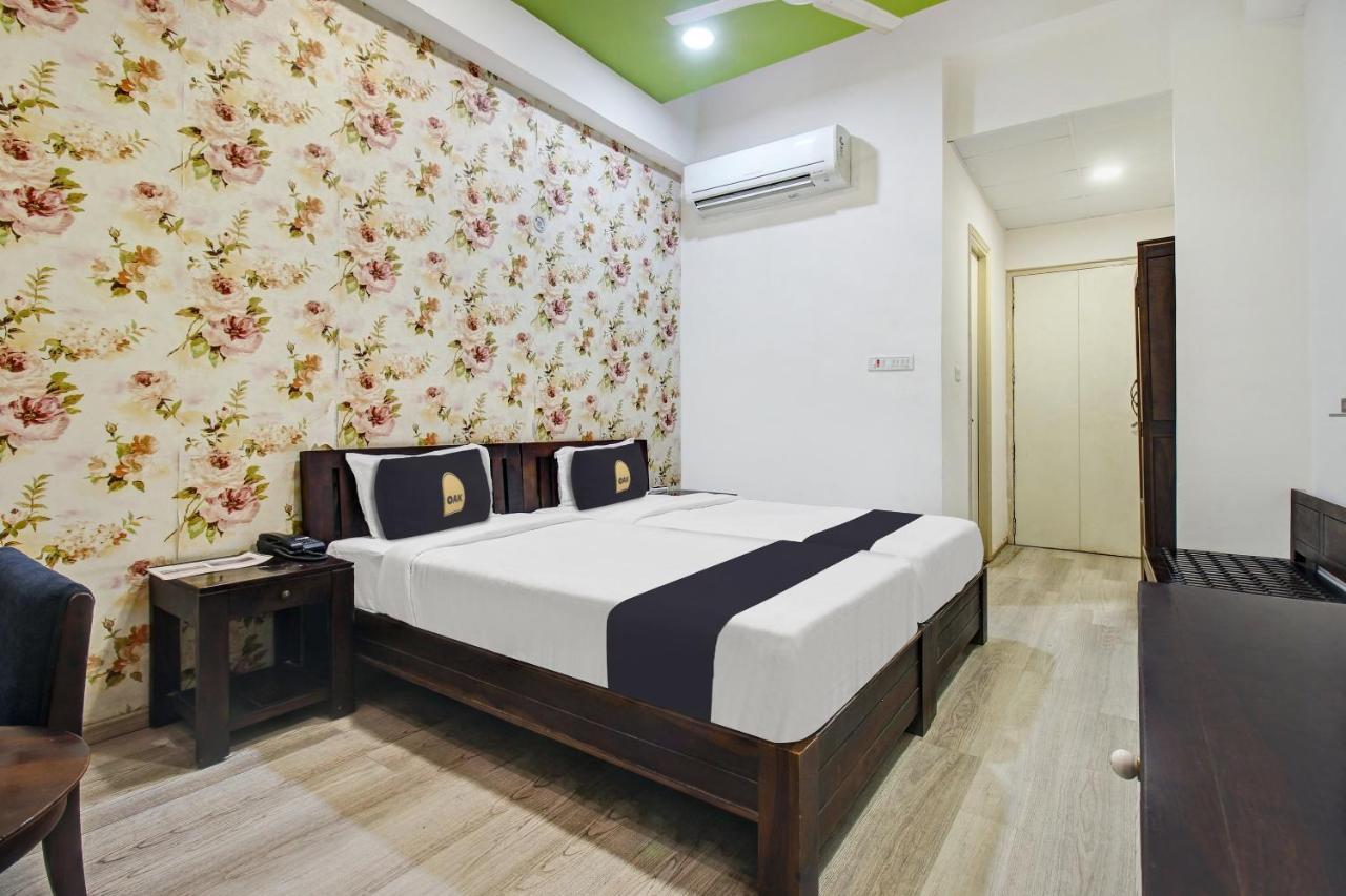 Townhouse Oak 46940 Hotel Vrindavan Sultanpur  Ngoại thất bức ảnh