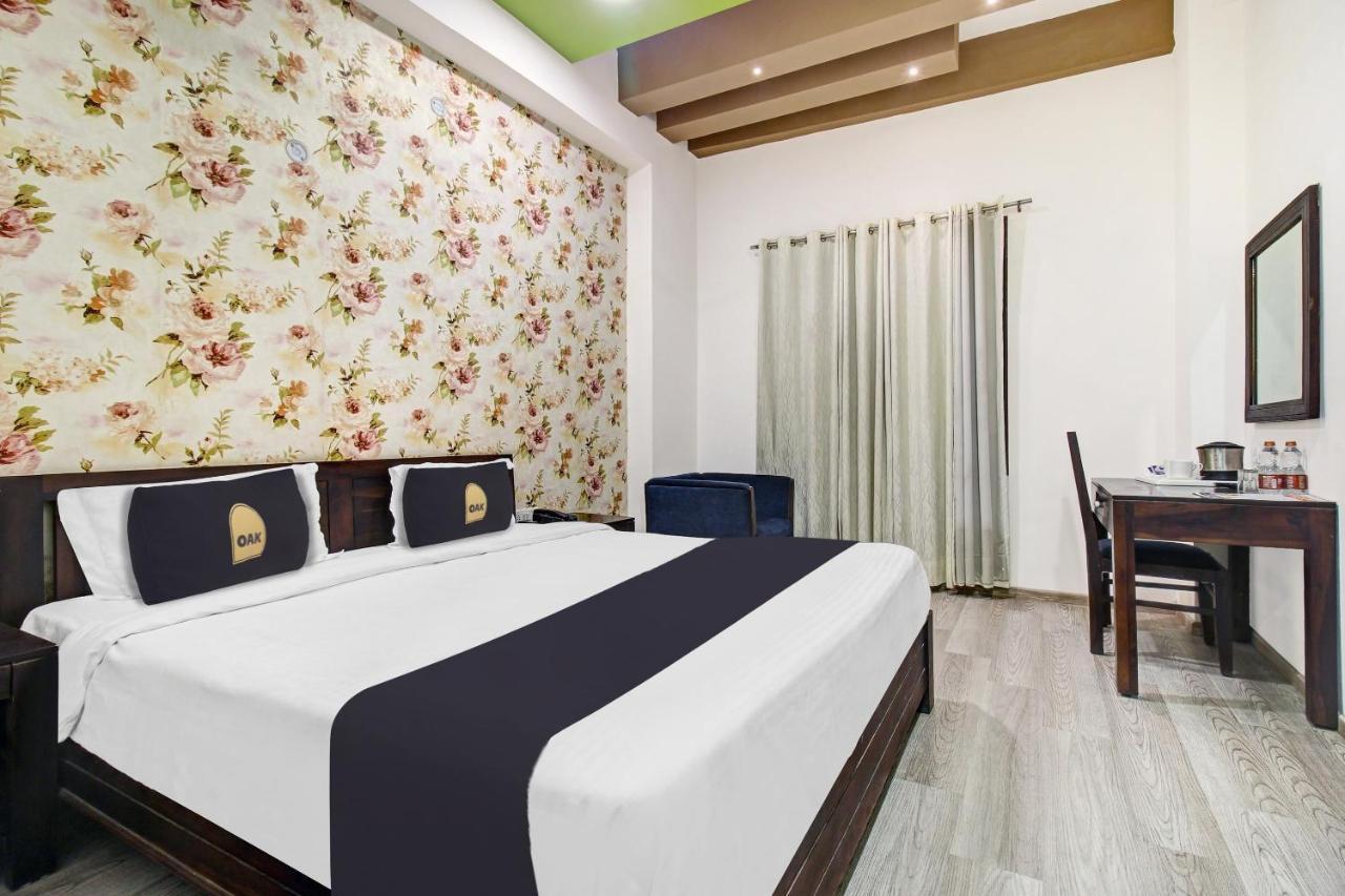 Townhouse Oak 46940 Hotel Vrindavan Sultanpur  Ngoại thất bức ảnh