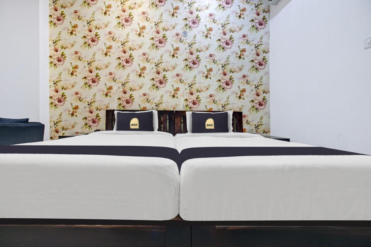 Townhouse Oak 46940 Hotel Vrindavan Sultanpur  Ngoại thất bức ảnh