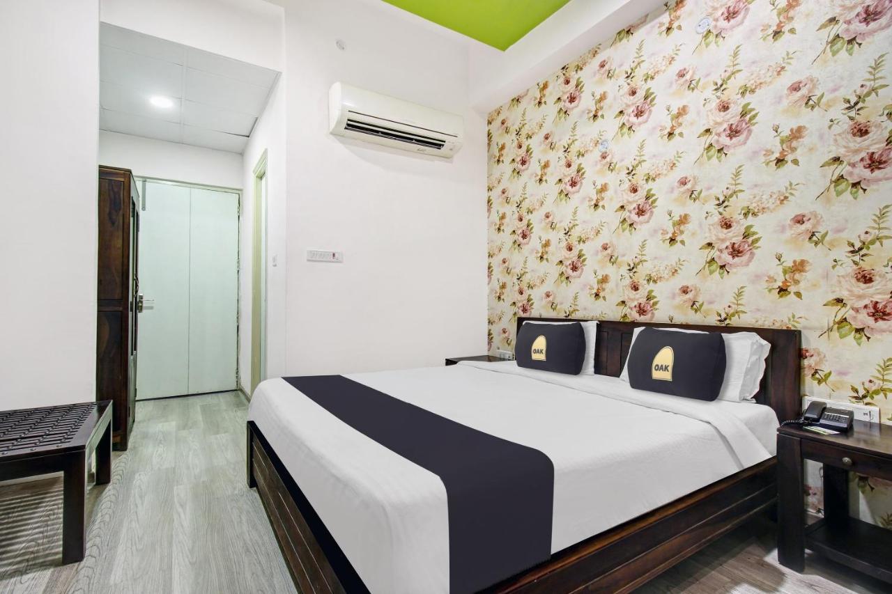 Townhouse Oak 46940 Hotel Vrindavan Sultanpur  Ngoại thất bức ảnh