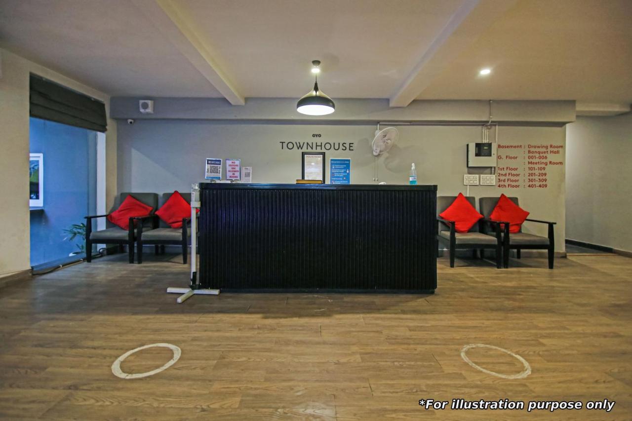 Townhouse Oak 46940 Hotel Vrindavan Sultanpur  Ngoại thất bức ảnh