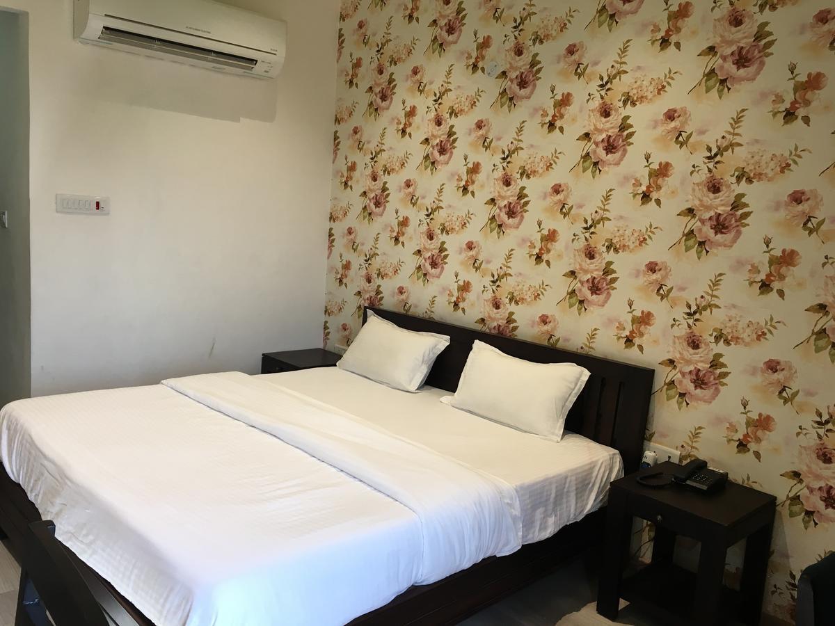 Townhouse Oak 46940 Hotel Vrindavan Sultanpur  Ngoại thất bức ảnh