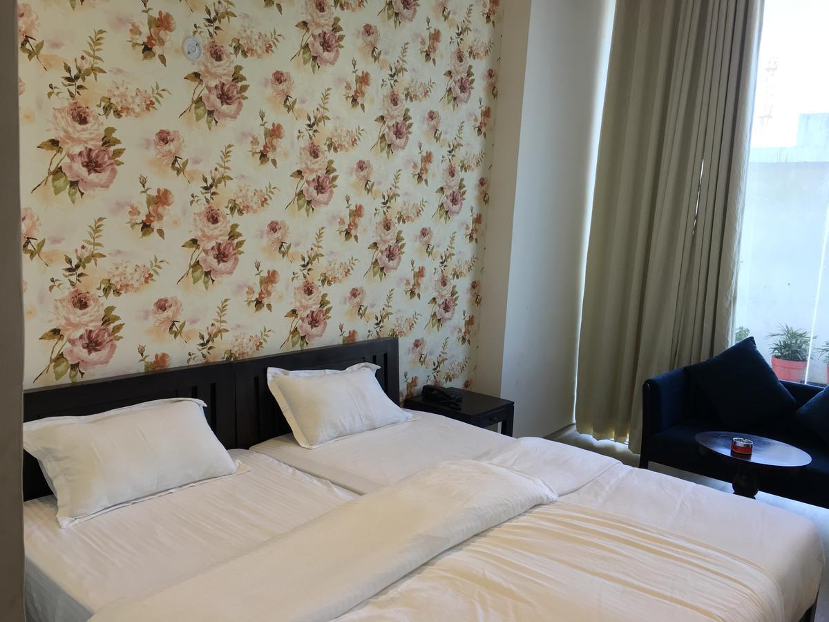Townhouse Oak 46940 Hotel Vrindavan Sultanpur  Ngoại thất bức ảnh